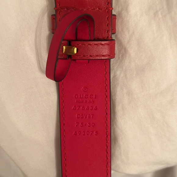GG Marmont Matelassé Leather Belt Bag in Red - Picture 8 of 8